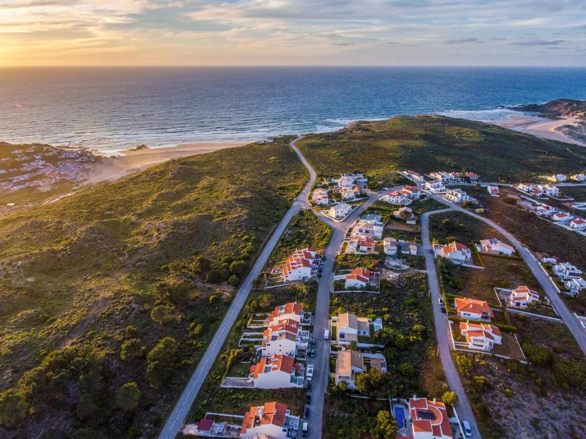 Beach House Clerigo - 2 Unique Apartments Aljezur Eksteriør bilde